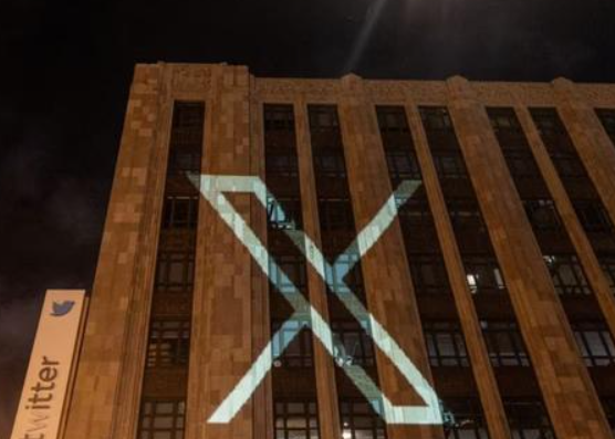 特朗普批评欧盟对X平台罚款:“欧洲必须非常小