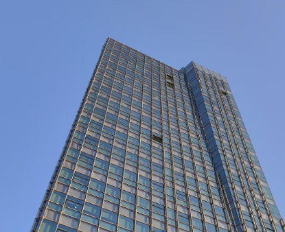 高盛上调2026年布伦特原油均价预测 霍尔木兹海峡